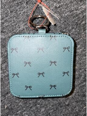 Cat & Jack Girl’s Bow Print Green Square Zip Jewelry Organizer Case